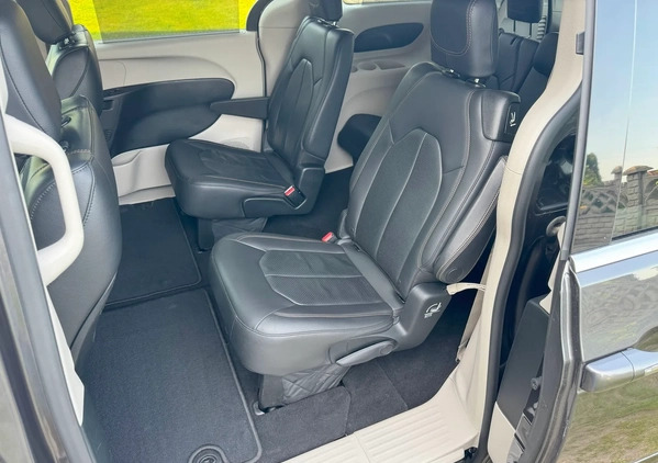 Chrysler Pacifica cena 62000 przebieg: 87000, rok produkcji 2018 z Zambrów małe 22